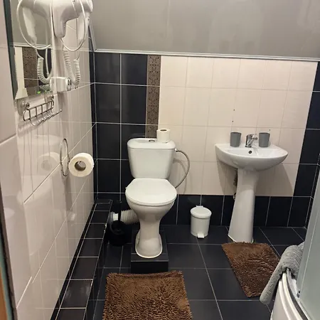 ゲストハウス близнюки *