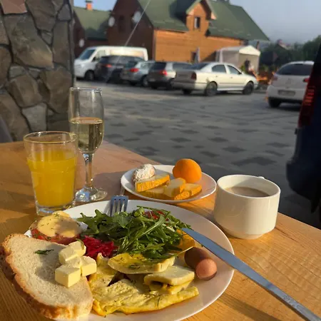 ゲストハウス близнюки ボロフタ